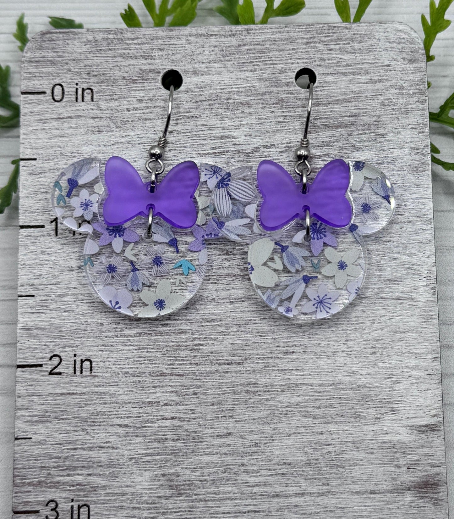 Lavender Floral Minnie Bow Dangle Earrings, Laser cut Acrylic Purple Floral with Matte Purple Bow, Floral earrings, Purple Floral earrings