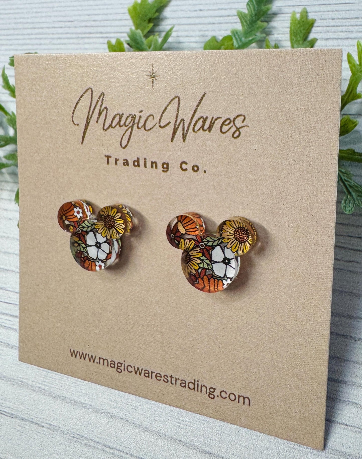 Retro Floral Stud Laser cut Crystal Acrylic Earrings, Pierced earlobe hypoallergenic post earrings, 1970s inspired Floral earrings