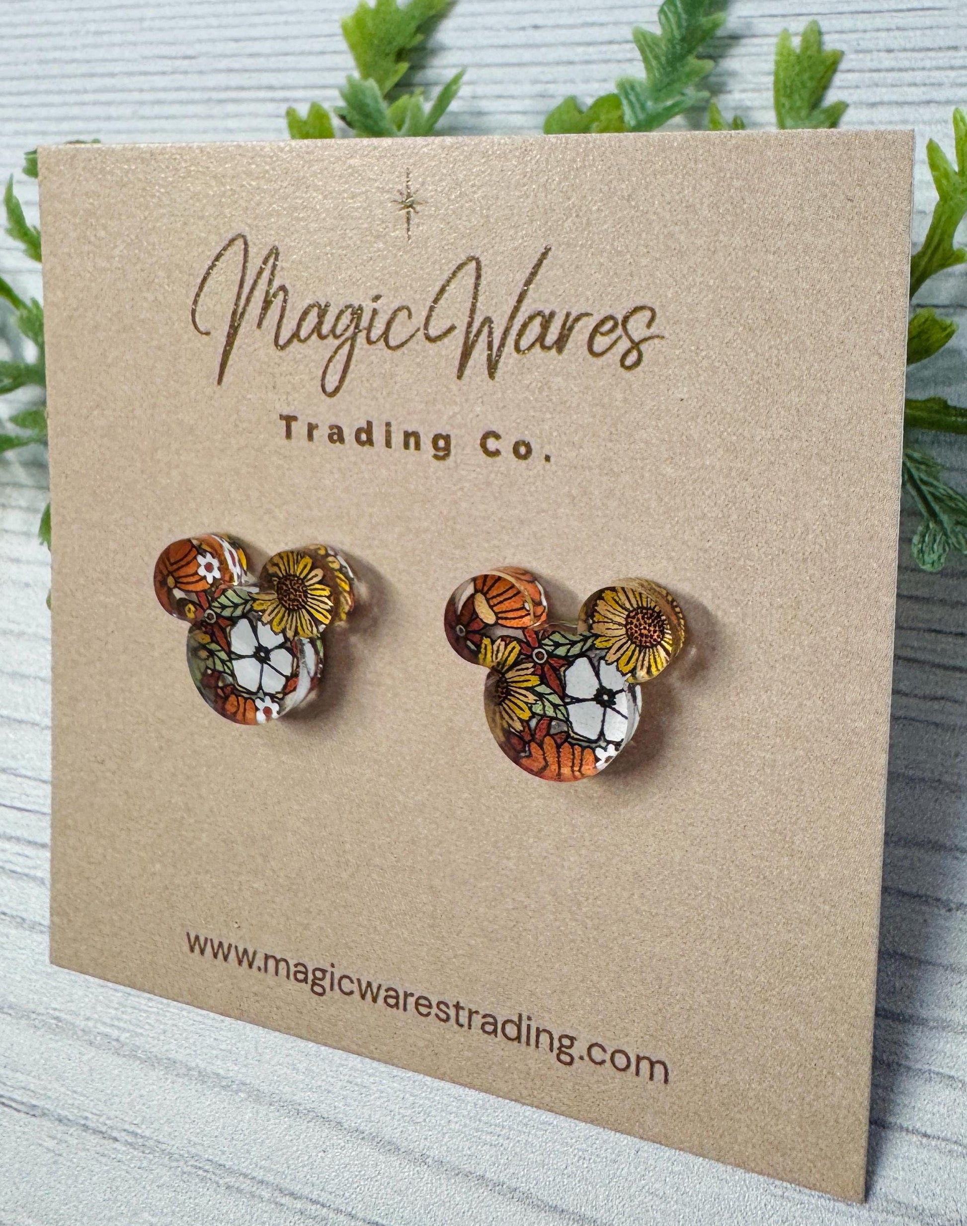 Retro Floral Stud Laser cut Crystal Acrylic Earrings, Pierced earlobe hypoallergenic post earrings, 1970s inspired Floral earrings
